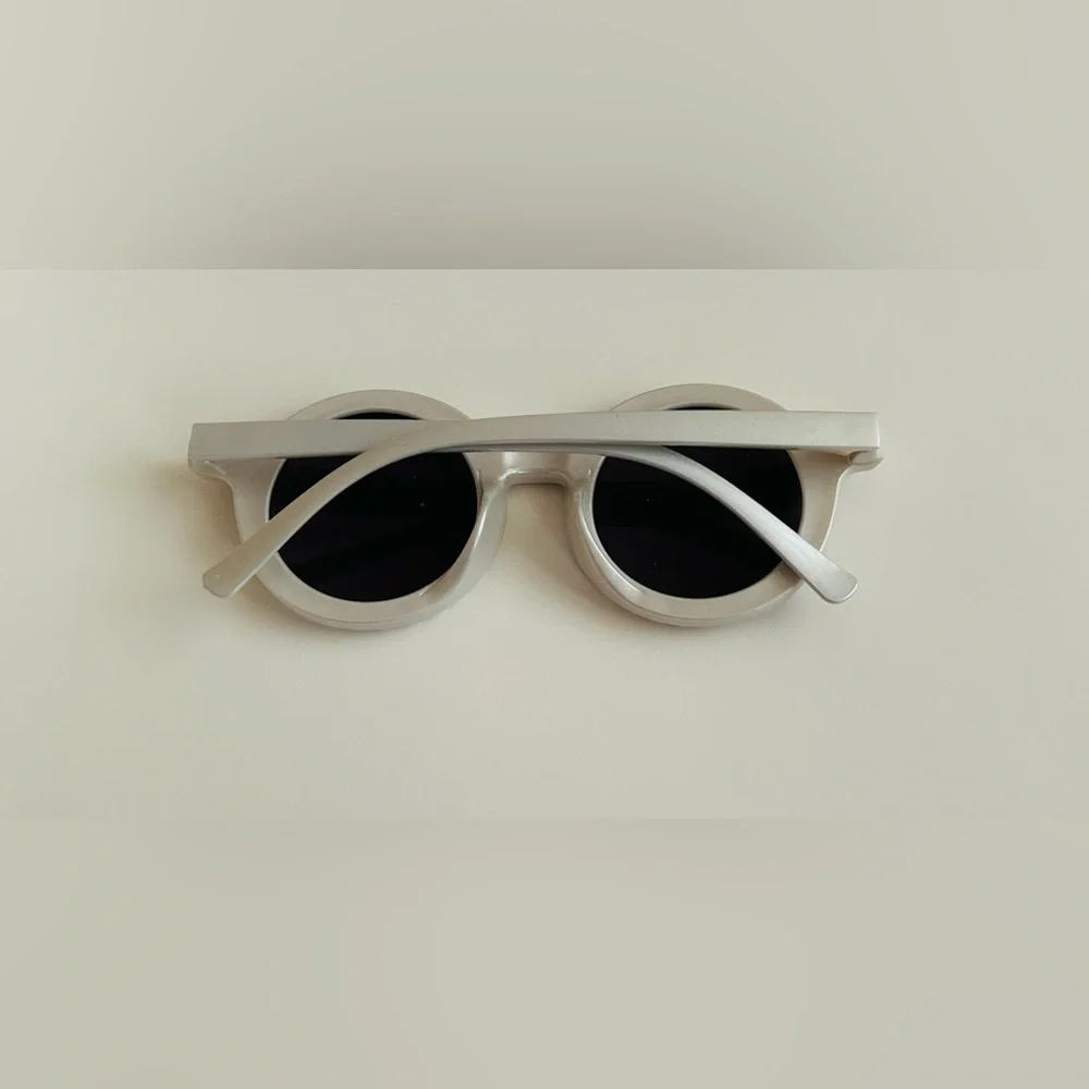 New Rachel Zoe Girl's Sunglasses Faux Pearl Rims Grey Temples UV Protection